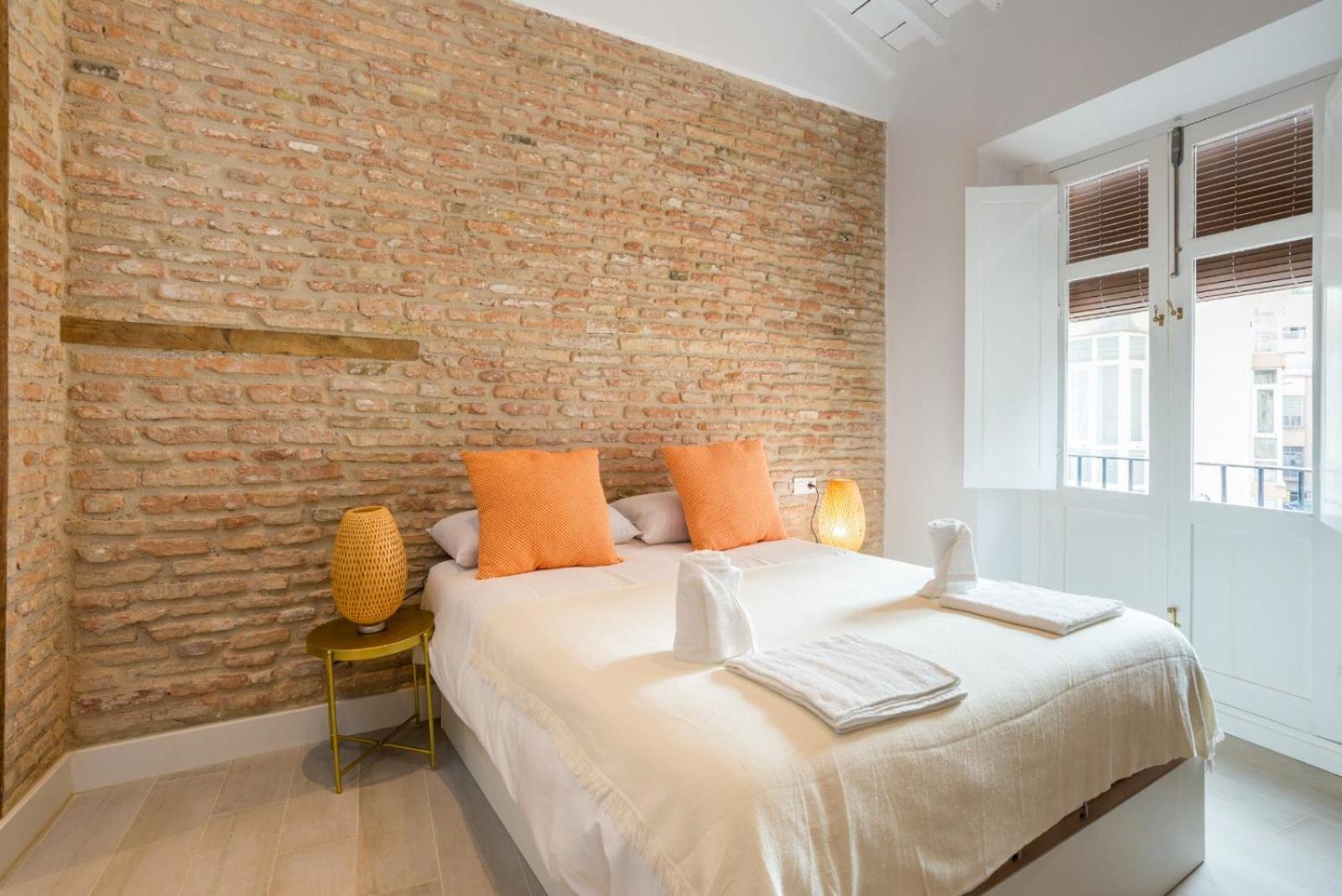Te1A-El Teatro Brick Wall Suite Prime Location Malaga Exterior photo